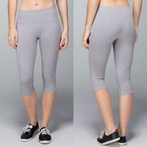 Lululemon | "Heathered Gray" In The Flow Crop II | Size 4